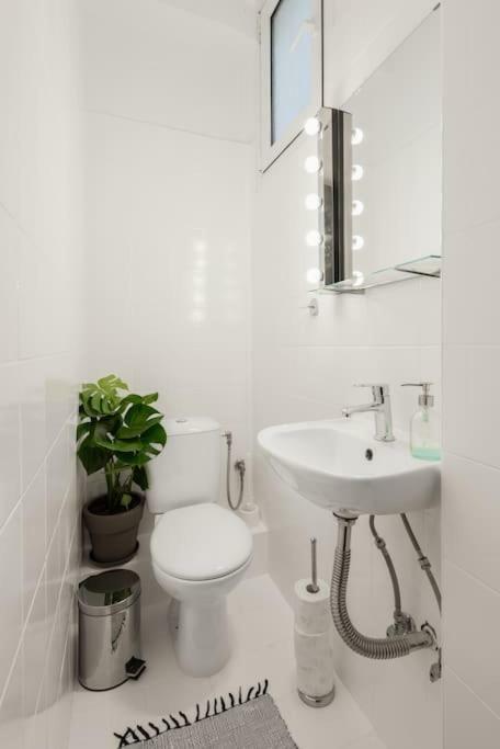 Roman Market- Upper Aristotelous Sq Luxury Apartment سالونيك المظهر الخارجي الصورة